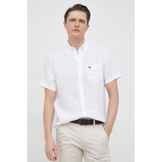 Lacoste koszula lniana kolor biały regular z kołnierzykiem button-down ze sklepu ANSWEAR.com w kategorii Koszule męskie - zdjęcie 150852146