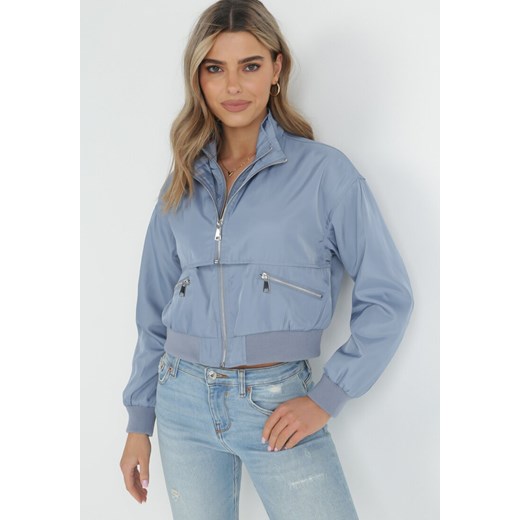 Niebieska Kurtka Przejściowa ze Stójką Alateia S promocyjna cena Born2be Odzież