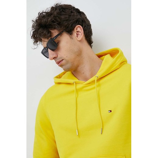 Tommy Hilfiger bluza męska kolor żółty z kapturem gładka ze sklepu ANSWEAR.com w kategorii Bluzy męskie - zdjęcie 151045829