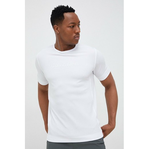 Calvin Klein Performance t-shirt treningowy Essentials kolor biały z nadrukiem ze sklepu ANSWEAR.com w kategorii T-shirty męskie - zdjęcie 151053819