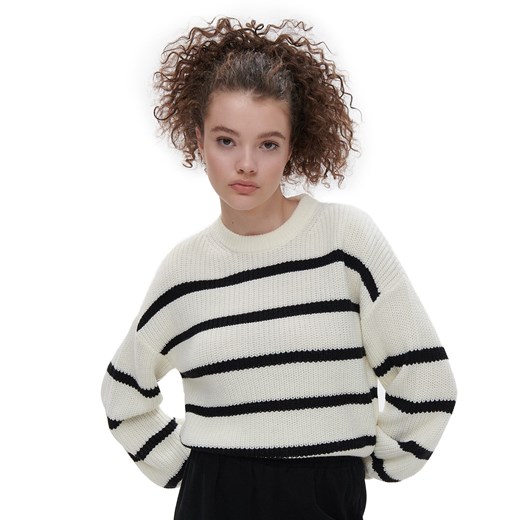 Cropp - Sweter w paski - kremowy ze sklepu Cropp w kategorii Swetry damskie - zdjęcie 151096039