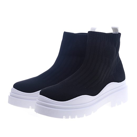 Czarne botki Pantofelek24 na platformie casual 