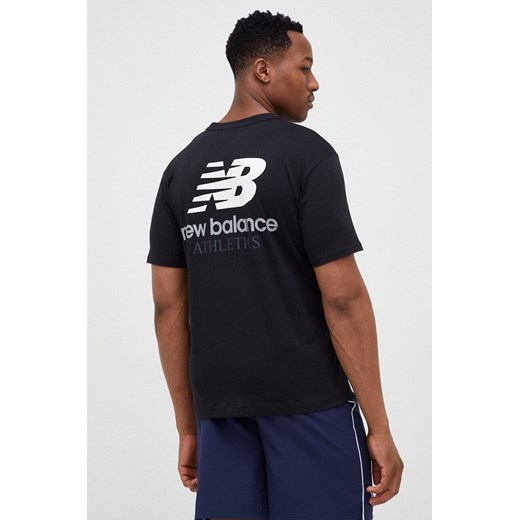 T-shirt męski czarny New Balance z krótkim rękawem sportowy z napisami 
