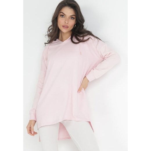 Różowa Bluza z Kapturem z Dłuższym Tyłem Odelline ze sklepu Born2be Odzież w kategorii Bluzy damskie - zdjęcie 152028727