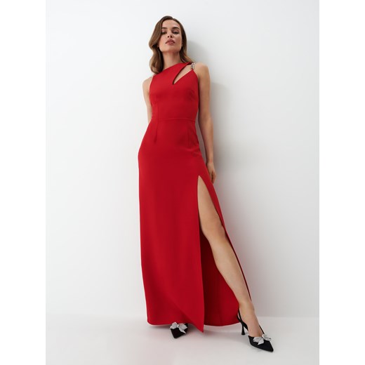 Mohito - Elegancka sukienka maxi z rozcięciem - Czerwony Mohito 32 promocyjna cena Mohito
