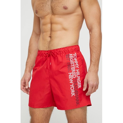 Tommy Hilfiger szorty kąpielowe kolor czerwony ze sklepu ANSWEAR.com w kategorii Kąpielówki - zdjęcie 152218816