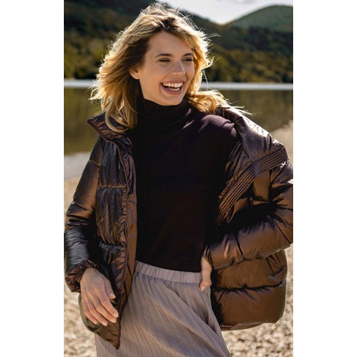 Krótka damska kurtka z połyskiem w kolorze brązowym J-COSMOS, Kolor brązowy, Volcano M Primodo