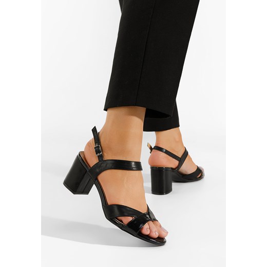 Czarne sandały na słupku Marjana ze sklepu Zapatos w kategorii Sandały damskie - zdjęcie 152485118