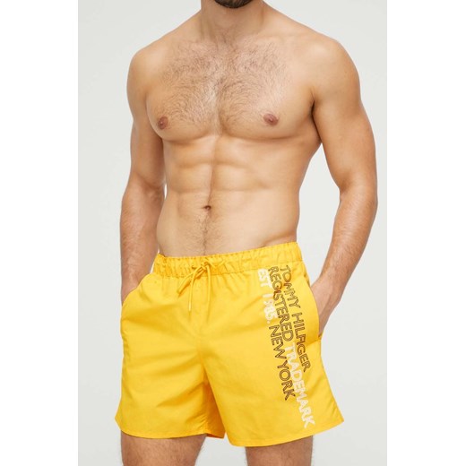 Tommy Hilfiger szorty kąpielowe kolor żółty ze sklepu ANSWEAR.com w kategorii Kąpielówki - zdjęcie 152948975