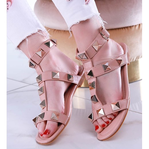 Różowe płaskie sandały damskie z piramidkami /A10-3 13551 T191/ ze sklepu Pantofelek24.pl w kategorii Sandały damskie - zdjęcie 153059036
