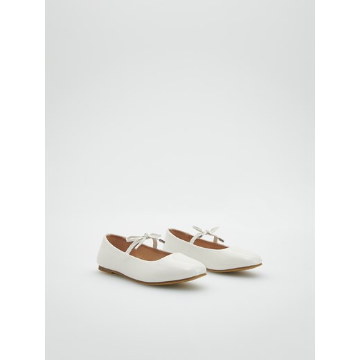 Reserved buty komunijne