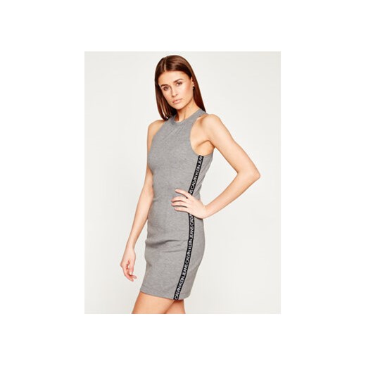 Calvin Klein Jeans Sukienka codzienna Institutional J20J213629 Szary Regular Fit M wyprzedaż MODIVO