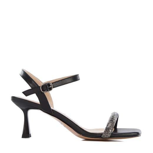 Damskie sandały z błyszczącym paskiem czarne ze sklepu WITTCHEN w kategorii Klapki damskie - zdjęcie 153306826