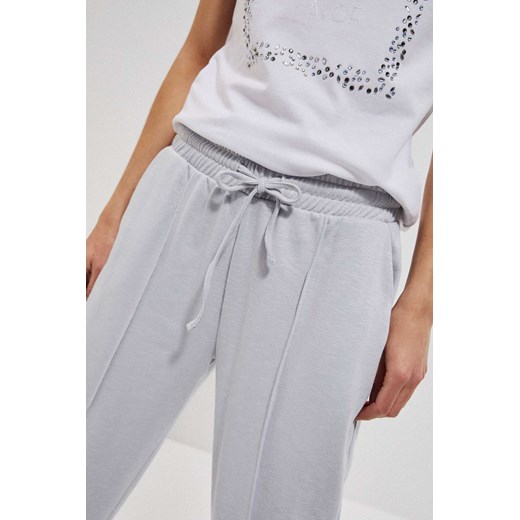 Spodnie dresowe z wiązaniem szare ze sklepu Moodo.pl w kategorii Spodnie damskie - zdjęcie 153348166