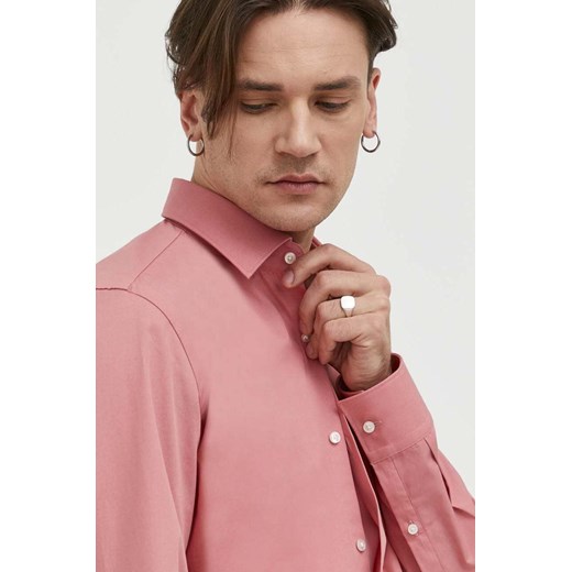 HUGO koszula męska kolor różowy slim z kołnierzykiem klasycznym 50289499 ze sklepu ANSWEAR.com w kategorii Koszule męskie - zdjęcie 153383256