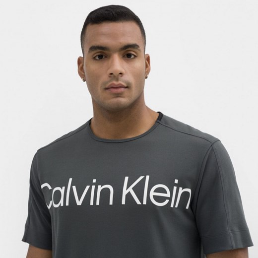 T-shirt męski Calvin Klein młodzieżowy z napisami z krótkim rękawem 