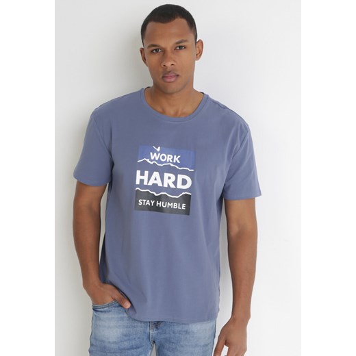 Granatowa Koszulka z Krótkim Rękawem i Nadrukowanym Napisem Evelon ze sklepu Born2be Odzież w kategorii T-shirty męskie - zdjęcie 153778906