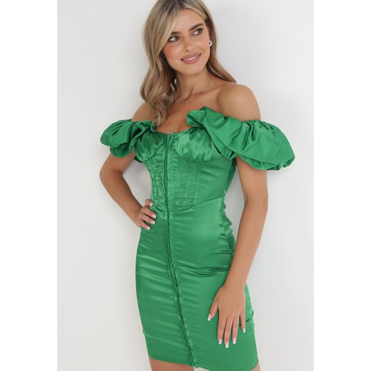 Zielona Satynowa Sukienka Dopasowana z Bufiastym Rękawem Suse ze sklepu Born2be Odzież w kategorii Sukienki - zdjęcie 154102596