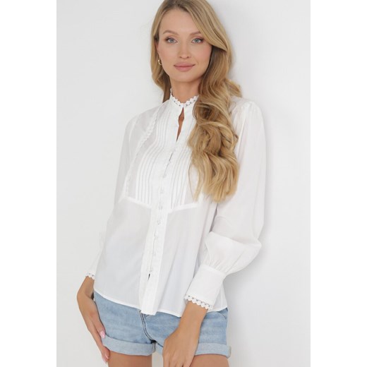 Biała Koszula ze Stójką i Koronkowymi Tasiemkami Falia ze sklepu Born2be Odzież w kategorii Koszule damskie - zdjęcie 154161449