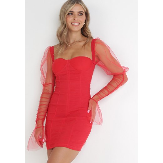 Czerwona Sukienka Dopasowana z Marszczeniem i Bufiastymi Rękawami Farnia ze sklepu Born2be Odzież w kategorii Sukienki - zdjęcie 154171148