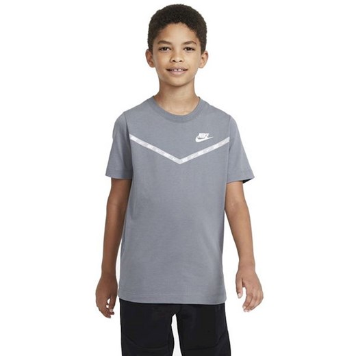 Koszulka chłopięca Sportswear Nike Nike 128-137 promocyjna cena SPORT-SHOP.pl