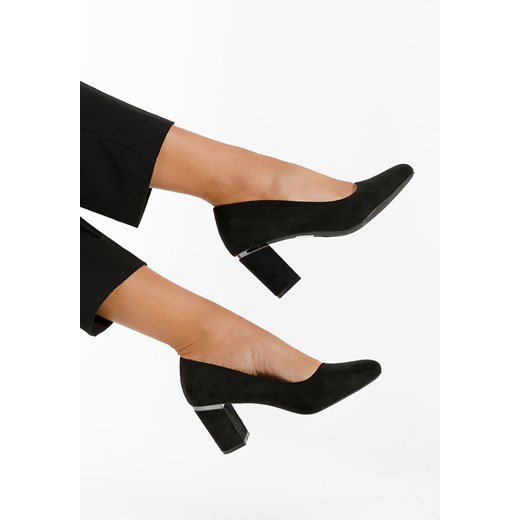 Czarne czółenka na słupku Brila Zapatos 41 okazja Zapatos