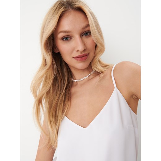 Bluzka damska Mohito biała w serek 