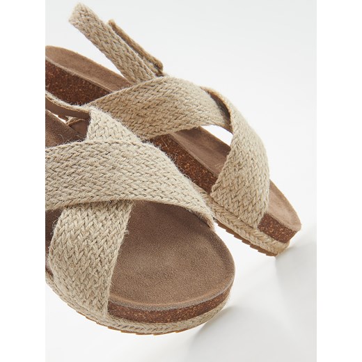 Sandały dziecięce Reserved na rzepy z klamrą 