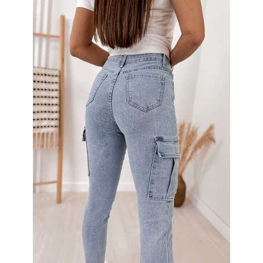 Granatowe jeansy damskie Ubra 