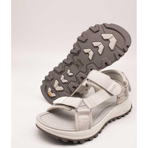 Sandały Clarks  - Clarks 39 Spartoo