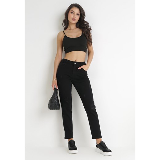 Czarne Jeansy Mom Fit z Wysokim Stanem z Przetarciami Hannadais L okazja Born2be Odzież