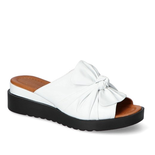 Klapki Bombonella 289.755-1/02 Białe Lico ze sklepu Arturo-obuwie w kategorii Klapki damskie - zdjęcie 155838175