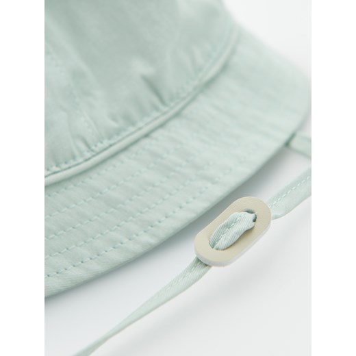 Reserved czapka dziecięca 