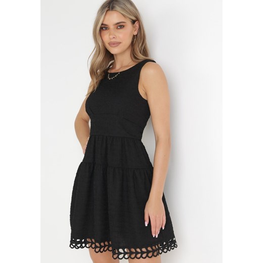 Czarna Taliowana Sukienka Mini z Ozdobną Koronką Veronisa ze sklepu Born2be Odzież w kategorii Sukienki - zdjęcie 156146797