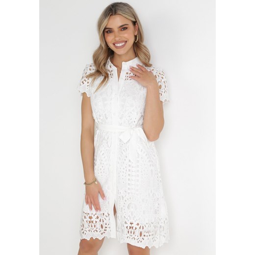 Biała Koszulowa Sukienka z Koronkowej Tkaniny z Materiałowym Paskiem Noraly ze sklepu Born2be Odzież w kategorii Sukienki - zdjęcie 156183109