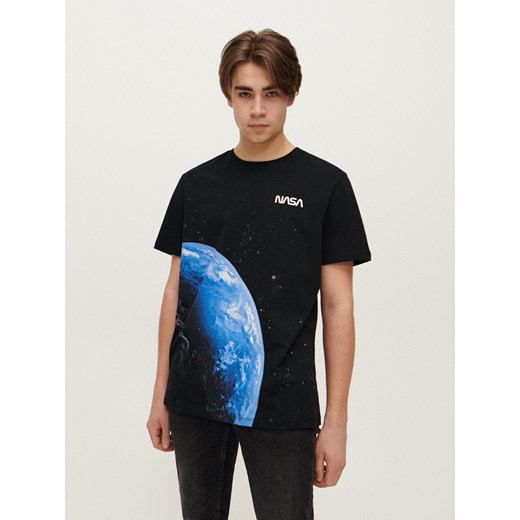 Czarna koszulka z nadrukiem NASA - Czarny House XXL House