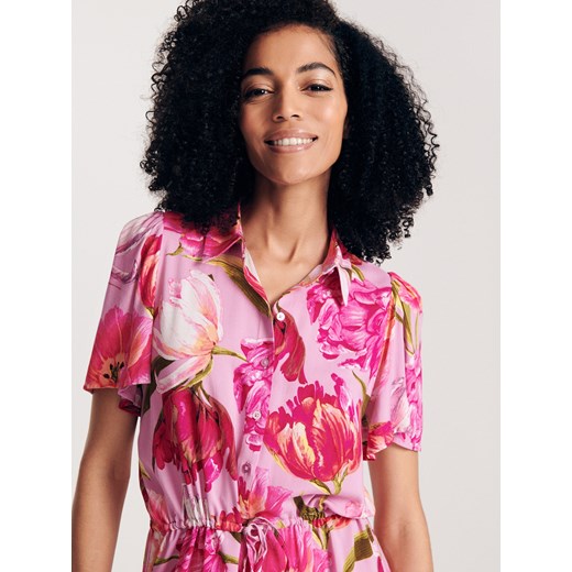 Różowa sukienka Reserved z tkaniny prosta mini 