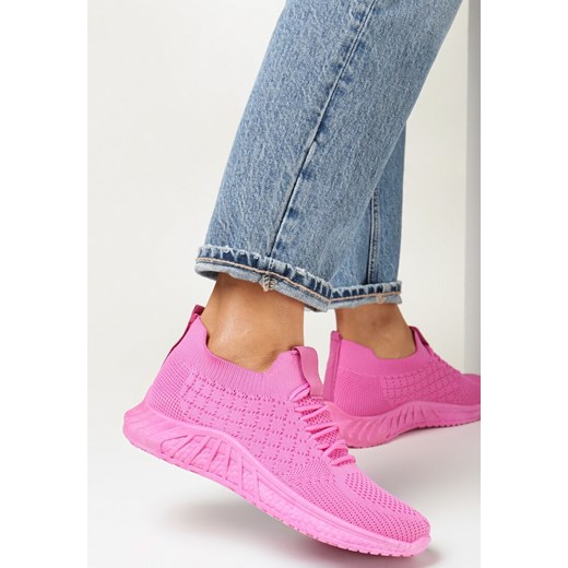 Buty sportowe damskie Born2be różowe bez zapięcia na płaskiej podeszwie 