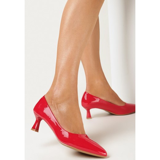 Czerwone Lakierowane Czółenka ze Szpiczastym Noskiem na Niskim Obcasie Chantela 38 wyprzedaż born2be.pl