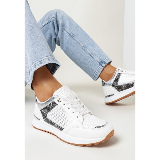 Białe Sneakersy z Ozdobnym Paskiem na Cholewce Vilani ze sklepu born2be.pl w kategorii Buty sportowe damskie - zdjęcie 156789335