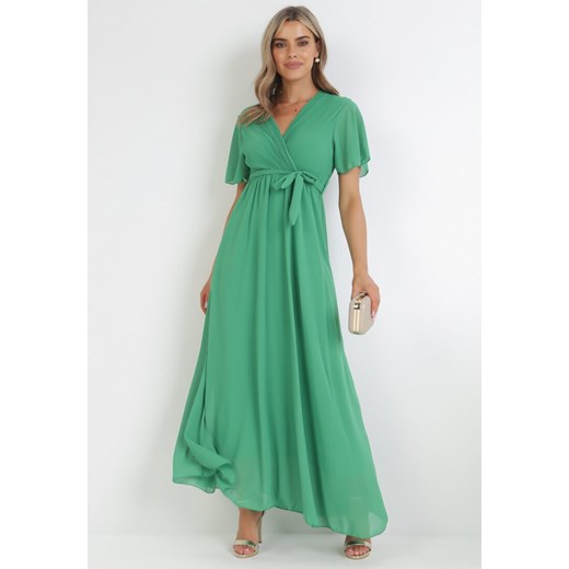 Zielona Kopertowa Sukienka z Gumką w Pasie i Plisowaną Górą Davitri ze sklepu Born2be Odzież w kategorii Sukienki - zdjęcie 156821767