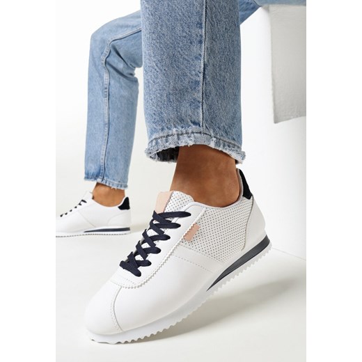 Biało-Różowe Sneakersy Sznurowane Atheleta ze sklepu born2be.pl w kategorii Buty sportowe damskie - zdjęcie 156899199