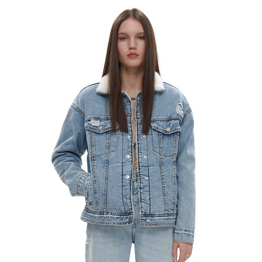 Cropp - Kurtka jeansowa sherpa z efektem sprania - Niebieski Cropp M promocyjna cena Cropp