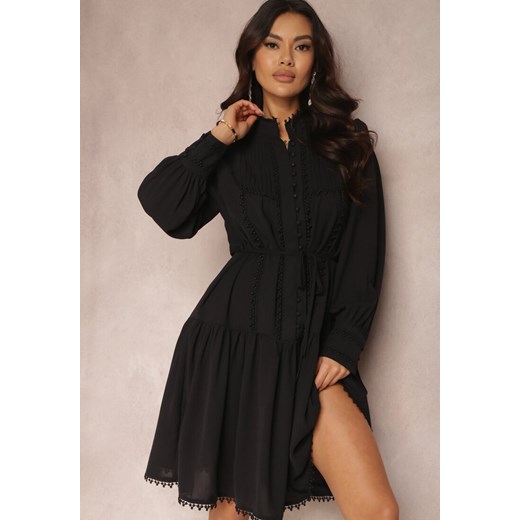 Czarna Koszulowa Sukienka z Ażurowymi Tasiemkami i Stójką Chehi ze sklepu Renee odzież w kategorii Sukienki - zdjęcie 157082328