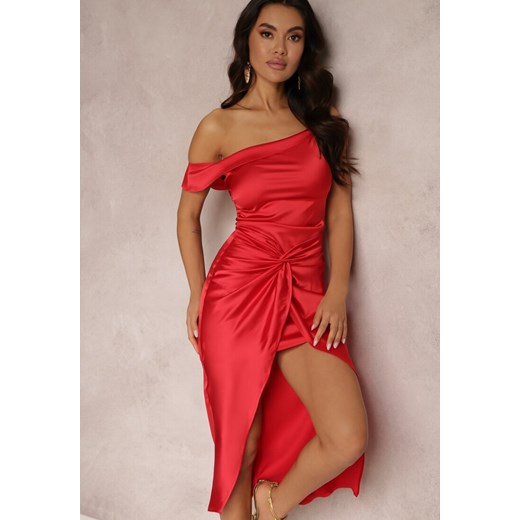 Czerwona Satynowa Sukienka o Asymetrycznym Fasonie z Marszczeniem Nermar ze sklepu Renee odzież w kategorii Sukienki - zdjęcie 157084185