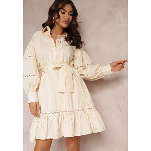 Beżowa Koszulowa Sukienka z Perłowymi Guzikami i Koronkowymi Wstawkami Shyanne ze sklepu Renee odzież w kategorii Sukienki - zdjęcie 157085577