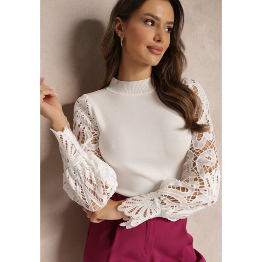 Biały Prążkowany Sweter z Ozdobnymi Rękawami Philomina ze sklepu Renee odzież w kategorii Swetry damskie - zdjęcie 157087156