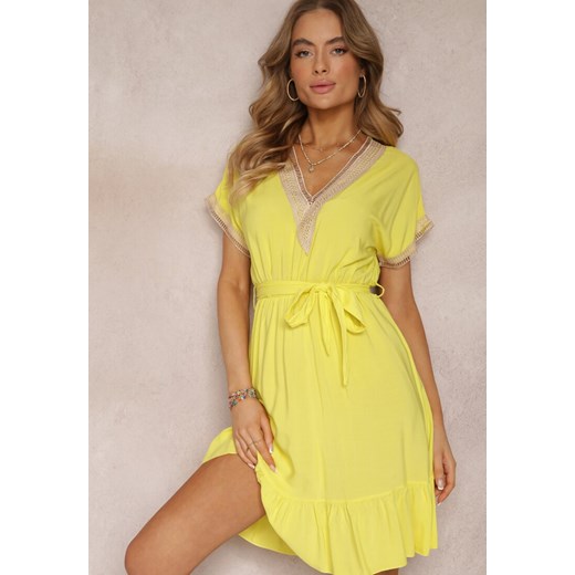 Żółta Sukienka Mini z Gumką w Pasie i Ażurowymi Zdobieniami z Wiskozy Joria ze sklepu Renee odzież w kategorii Sukienki - zdjęcie 157096135
