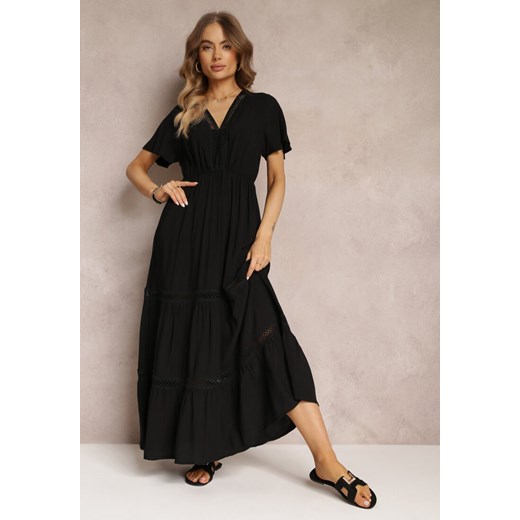 Czarna Rozkloszowana Sukienka Maxi z Gumką w Talii i Koronkowym Dekoltem Cheteia ze sklepu Renee odzież w kategorii Sukienki - zdjęcie 157105879