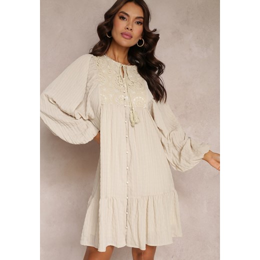Beżowa Sukienka Mini z Falbanką i Koronkowymi Wstawkami Rikit ze sklepu Renee odzież w kategorii Sukienki - zdjęcie 157106508